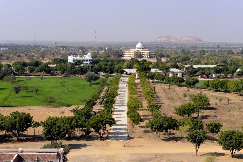 Jadan hospital grounds and facilities